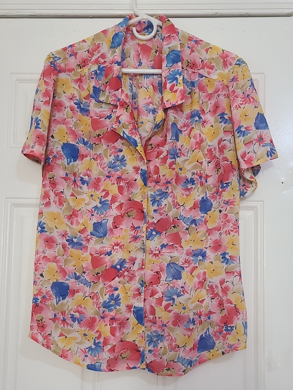 Floral Button-Front Short Sleeve Top in Pink, Yellow & Blue